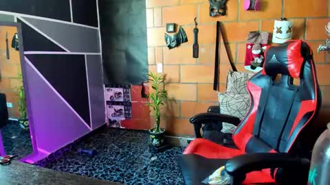 Adam Valencia online show from 2, 2, 2025