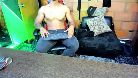 Adam Valencia online show from 27, 2, 2025