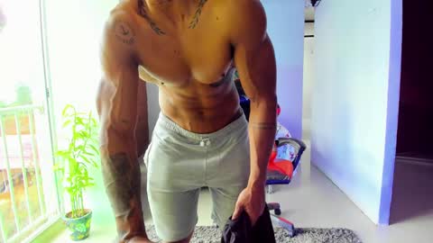 Adam Valencia online show from 4, 10, 2025