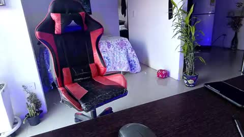 Adam Valencia online show from 7, 1, 2026