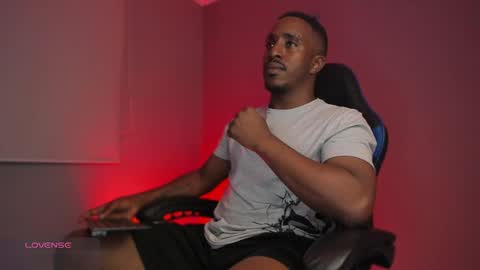 Snapshot of adamart7 chatting on 24, 9, 2025 adamart7 online show from 24, 9, 2025