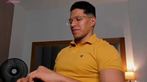 adambrocs1 online show from 2, 3, 2025