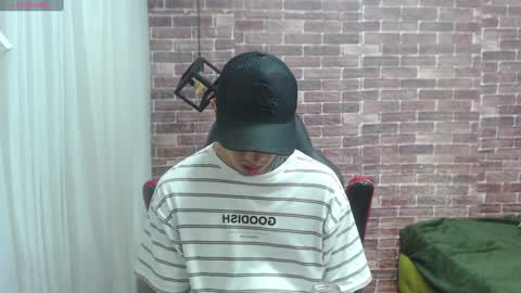 Adam online show from 28, 1, 2025