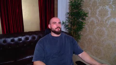 Snapshot of adamjameson chatting on 13, 11, 2025 AdamJameson online show from 13, 11, 2025