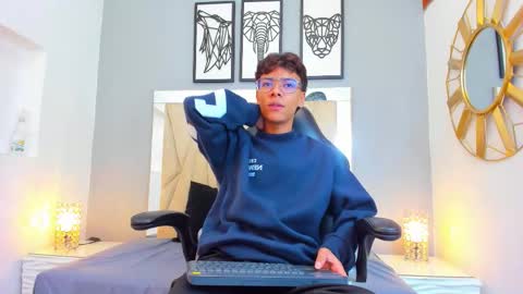 Snapshot of adams_bobby chatting on 16, 11, 2025 Adams Bobby online show from 16, 11, 2025