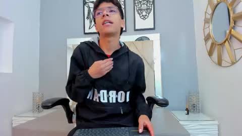 Snapshot of adams_bobby chatting on 14, 12, 2025 Adams Bobby online show from 14, 12, 2025