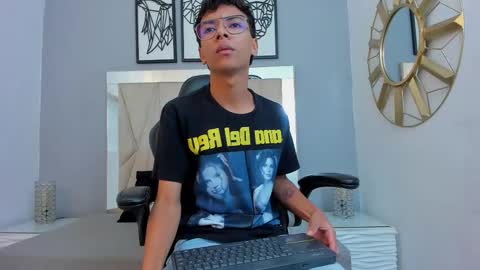 Snapshot of adams_bobby chatting on 9, 1, 2026 Adams Bobby online show from 9, 1, 2026