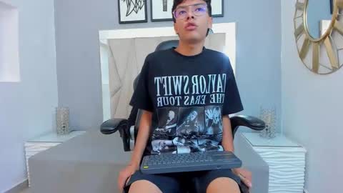 Snapshot of adams_bobby chatting on 11, 1, 2026 Adams Bobby online show from 11, 1, 2026