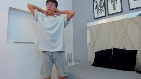 Snapshot of adams_bobby chatting on 14, 1, 2026 Adams Bobby online show from 14, 1, 2026