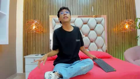 Snapshot of adams_bobby chatting on 18, 1, 2026 Adams Bobby online show from 18, 1, 2026