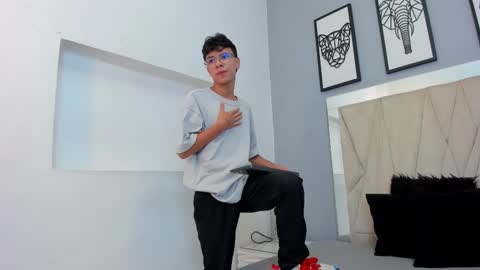 Snapshot of adams_bobby chatting on 6, 3, 2026 Adams Bobby online show from 6, 3, 2026