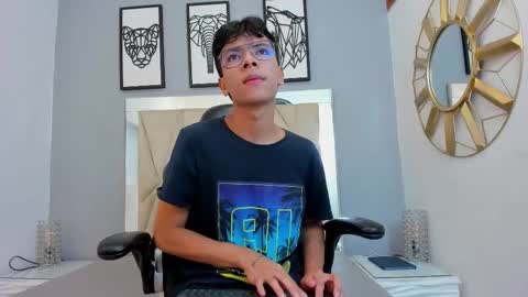 Snapshot of adams_bobby chatting on 8, 3, 2026 Adams Bobby online show from 8, 3, 2026