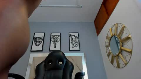 Snapshot of adams_bobby chatting on 29, 4, 2026 Adams Bobby online show from 29, 4, 2026