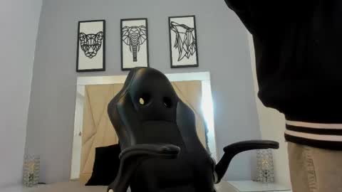 Snapshot of adams_bobby chatting on 2, 5, 2026 Adams Bobby online show from 2, 5, 2026
