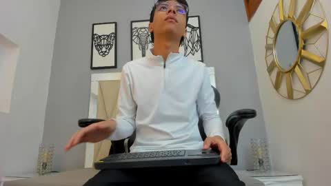 Snapshot of adams_bobby chatting on 3, 5, 2026 Adams Bobby online show from 3, 5, 2026