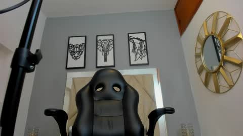 Snapshot of adams_bobby chatting on 13, 5, 2026 Adams Bobby online show from 13, 5, 2026