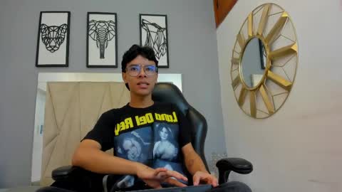 Snapshot of adams_bobby chatting on 15, 5, 2026 Adams Bobby online show from 15, 5, 2026