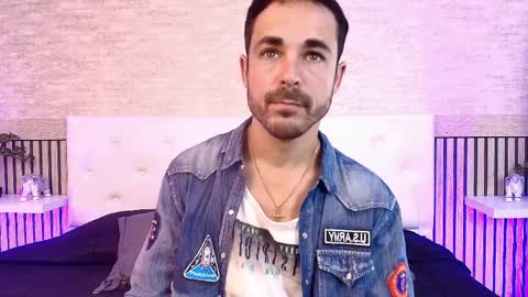 Im Adams Sanz online show from 10, 4, 2026