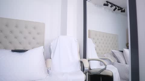 Adan Johns online show from 25, 2, 2025