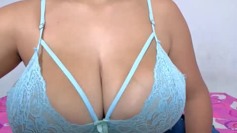 Snapshot of adara_cute18 chatting on 18, 10, 2025 adara_cute18 online show from 18, 10, 2025