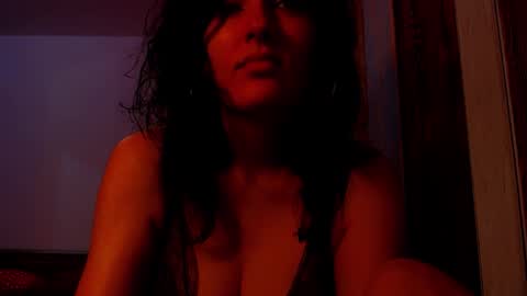 amy        online show from 25, 9, 2025