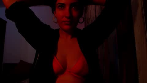 amy        online show from 10, 10, 2025