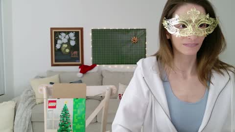 Addison Rose  I am currently away for the holiday weekend. Streams start again on 1242024. Enjoy the holiday online show from 20, 12, 2024