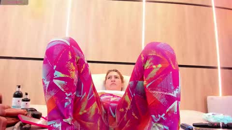 adela chase online show from 20, 9, 2025