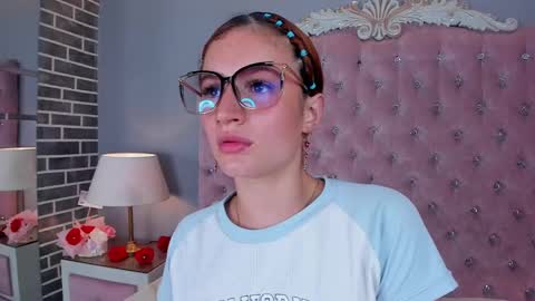 Snapshot of adelainebest chatting on 1, 3, 2025 Adelaine online show from 1, 3, 2025