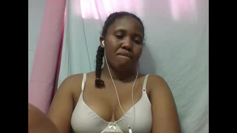 Snapshot of adelealy chatting on 27, 10, 2025 adelealy online show from 27, 10, 2025