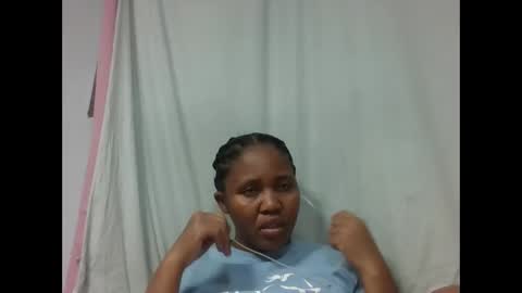 Snapshot of adelealy chatting on 6, 11, 2025 adelealy online show from 6, 11, 2025