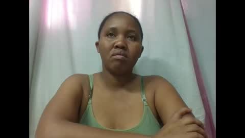 Snapshot of adelealy chatting on 19, 11, 2025 adelealy online show from 19, 11, 2025