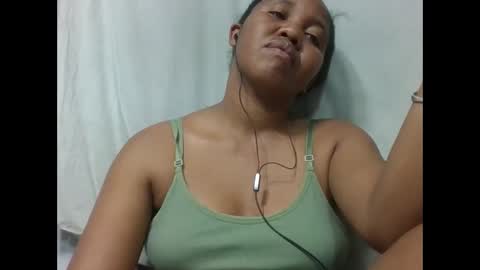 Snapshot of adelealy chatting on 1, 12, 2025 adelealy online show from 1, 12, 2025