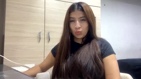 adellein foxx online show from 16, 10, 2025