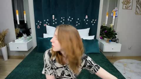 Snapshot of adelina_cowell chatting on 10, 1, 2025 Adelina online show from 10, 1, 2025
