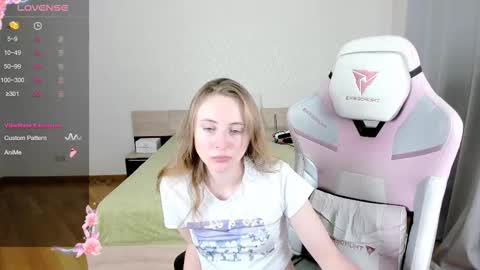 Snapshot of adelina_cowell chatting on 14, 9, 2025 Adelina online show from 14, 9, 2025