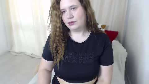 adelinalawson online show from 5, 3, 2025