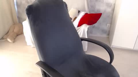 adelinalawson online show from 23, 9, 2025