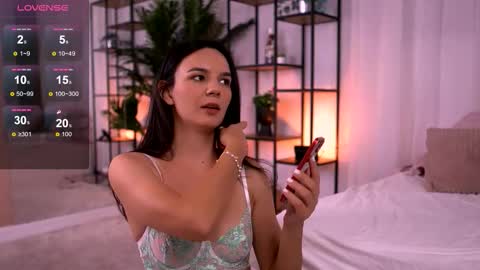 Snapshot of adellevixen chatting on 11, 10, 2025 Adelle online show from 11, 10, 2025