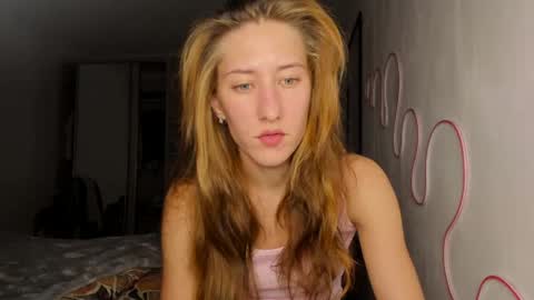 Snapshot of adellqueen chatting on 12, 5, 2026 Adell online show from 12, 5, 2026