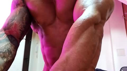 Snapshot of adonis_msc chatting on 5, 4, 2026 Adonis online show from 5, 4, 2026