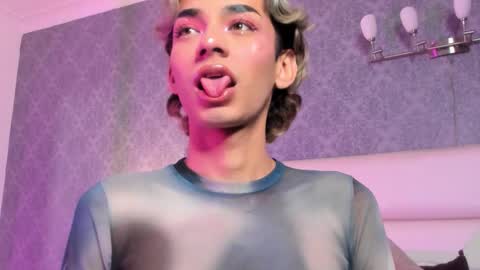 Snapshot of adonisaster chatting on 4, 12, 2025 Adonis online show from 4, 12, 2025