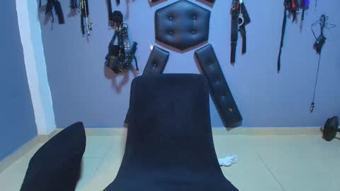 Snapshot of adonisdios chatting on 17, 12, 2025 adonisdios online show from 17, 12, 2025