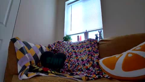 Queen Bunny online show from 14, 12, 2025