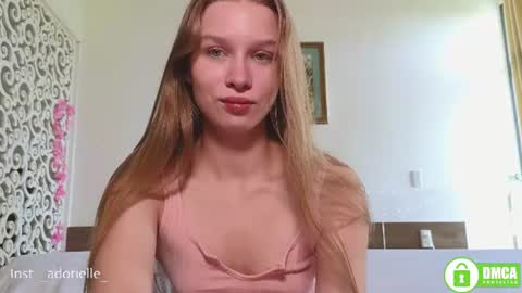 Snapshot of adorielle chatting on 18, 6, 2026 Lia online show from 18, 6, 2026