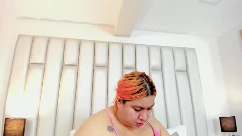 Snapshot of adreeaperez1 chatting on 16, 10, 2025 ANDREA PEREZ online show from 16, 10, 2025