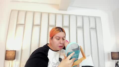 Snapshot of adreeaperez1 chatting on 18, 10, 2025 ANDREA PEREZ online show from 18, 10, 2025