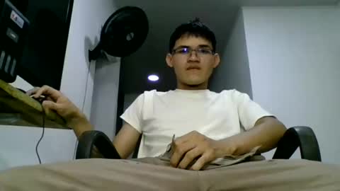 Snapshot of adrian018_ chatting on 22, 12, 2024 adrian018_ online show from 22, 12, 2024