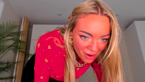 Snapshot of adriana_coy_ chatting on 17, 1, 2025 Adriana online show from 17, 1, 2025