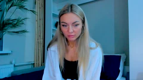 Snapshot of adriana_coy_ chatting on 1, 2, 2025 Adriana online show from 1, 2, 2025